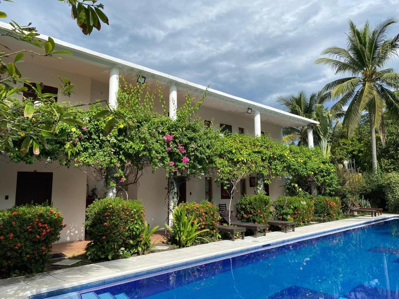 Hotel Atelie del Mar Monterrico Esterno foto